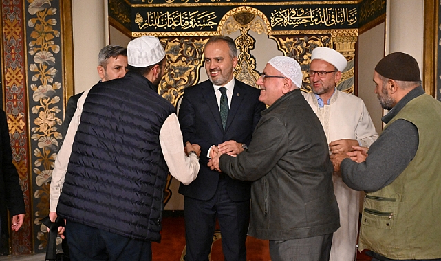 Bursa'da kandil coşkusu camileri doldurdu
