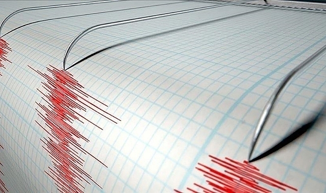 Endonezya'da 5.8 büyüklüğünde deprem: 1 ölü