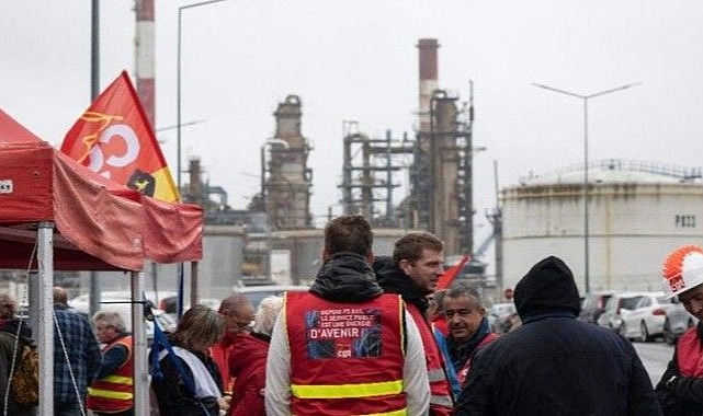 Fransa enerji sektörü grevler nedeniyle durma noktasına geldi
