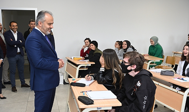 Gençler üniversiteye Büyükşehir ile hazırlanıyor