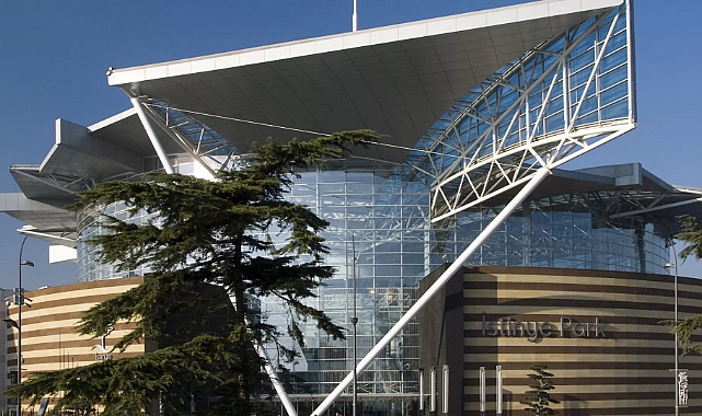 İstanbul'da AVM'de silahlı çatışma