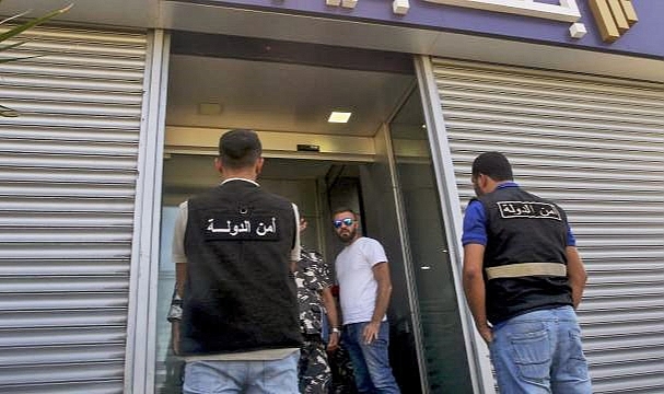 Lübnan'da mudilerin banka baskınları sürüyor