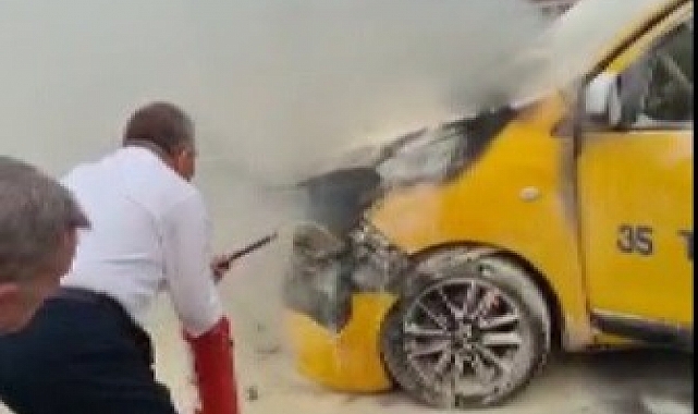 MHP İzmir İl Başkanı Şahin'den yanan taksiye müdahale