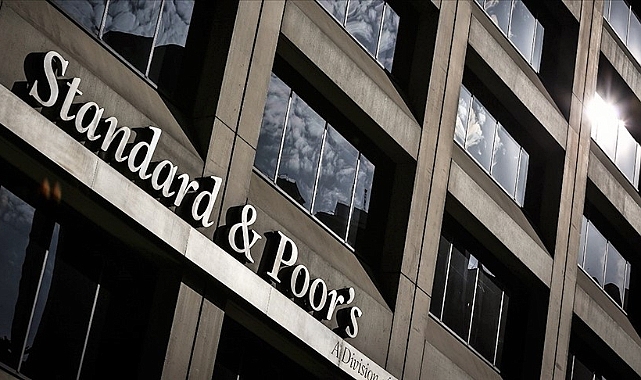 S&P'den İngiltere ekonomisi için teknik resesyon beklentisi