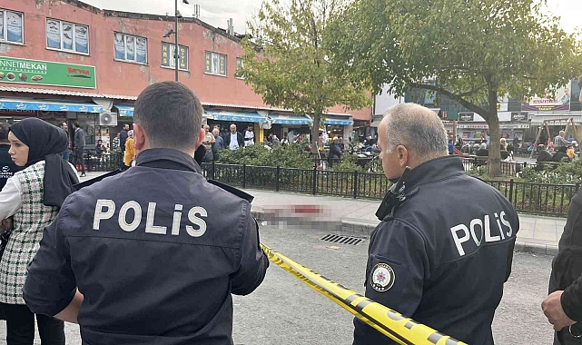 Şehrin göbeğinde baba ve oğlu bıçaklandı