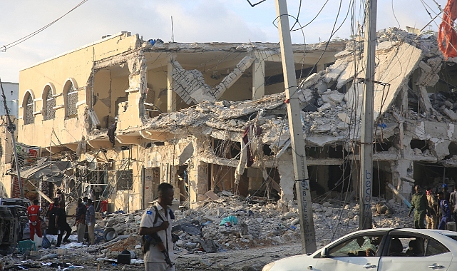 Somali’de meydana gelen patlamalarda en az 100 kişi öldü