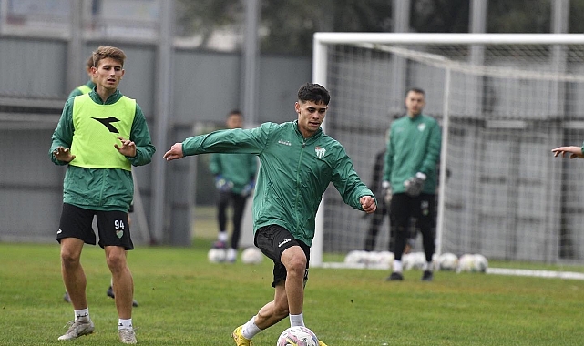 Tarsus İdman Yurdu maçı hazırlıklarını tamamlayan Bursaspor tesislerde kampa girdi