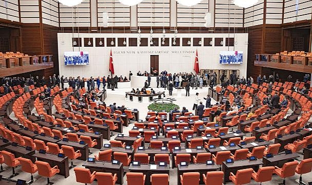 TBMM'de dezenformasyonla mücadele düzenlemesi görüşülecek