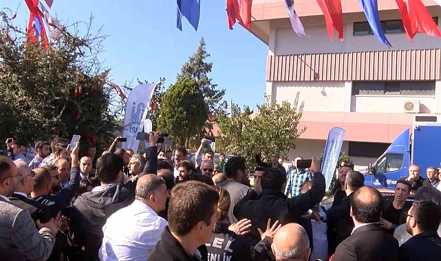 Tuzla Belediye Başkanı Şadi Yazıcı'ya İSKİ atık su arıtma tesisi açılışında saldırı