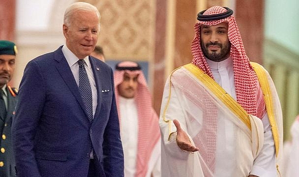 Wall Street Journal: Suudi Prens Salman, Biden ile alay etti