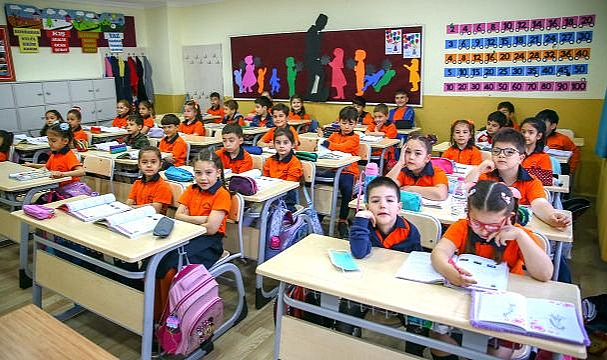19 milyon öğrenci bugün ders başı yapacak