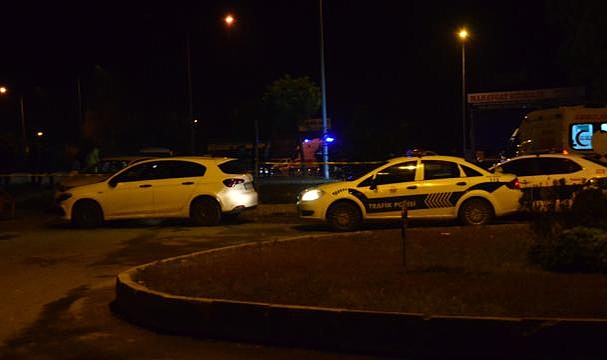 Antalya'da 'dur' ihtarına uymayan şüphelilerin açtığı ateş sonucu 2 polis yaralandı