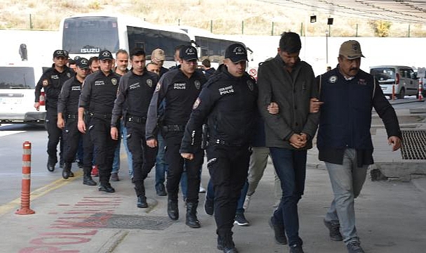 Eskişehir merkezli FETÖ operasyonu: 22 şüpheli adliyede
