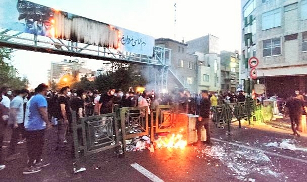 İran'da büyük provakason
