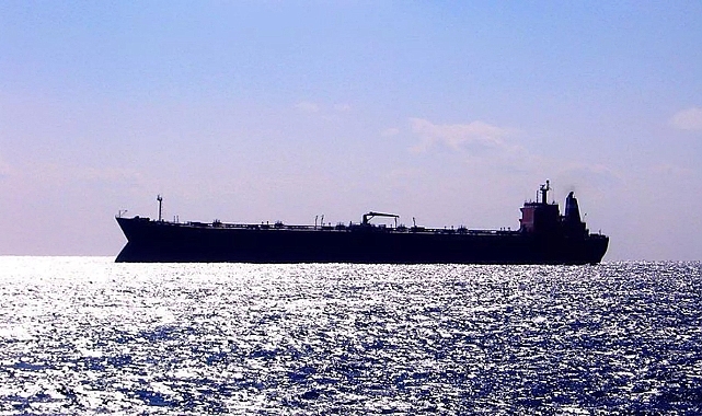 İsrailli bir milyardere ait petrol tankerine Umman açıklarında 'bombalı İHA saldırısı'