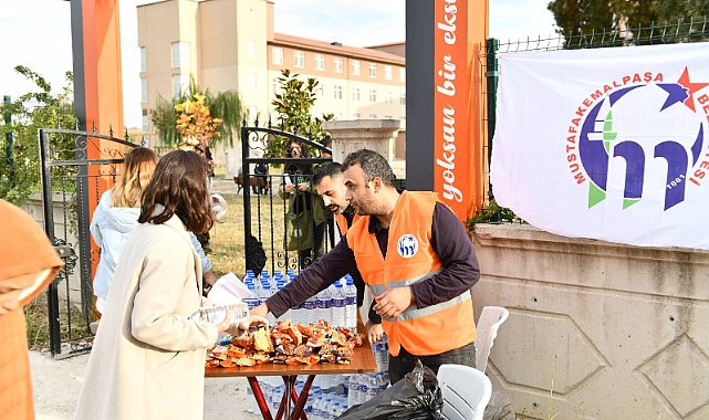 Mustafakemalpaşa Belediyesi KPSS'ye girecek adayların heyecanına ortak oldu