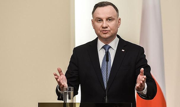 Rus fenomenler Macron gibi konuşarak Polonya Cumhurbaşkanı Duda'yı kandırdı