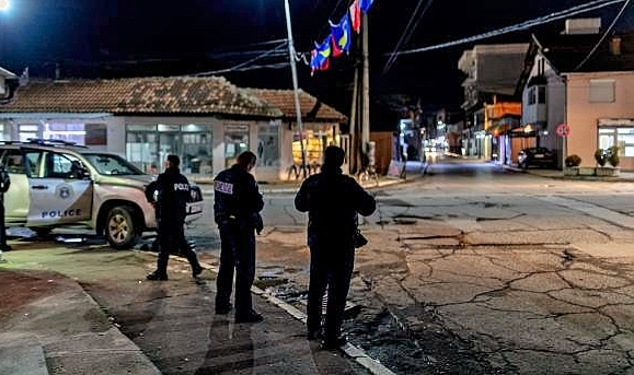 AB ile ABD'den Kosova'da itidal çağrısı