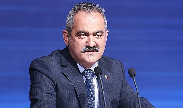 Bakan Özer: Dersliklerin yüzde 90'ı etkileşimli tahta ile buluşacak