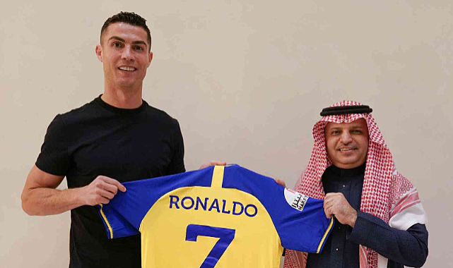 Cristiano Ronaldo resmen Al Nassr'da