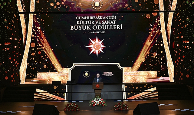 Cumhurbaşkanı Erdoğan: Ülkemizin kültür varlığını zenginleştiren sanatçılarımıza destek olmayı görev biliyoruz