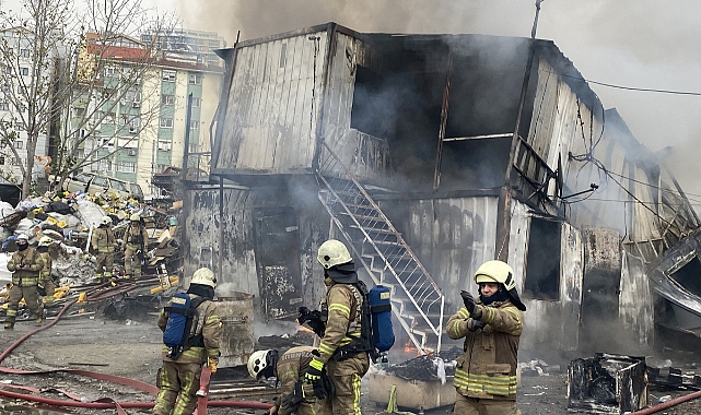 İstanbul Maltepe'de işçilerin kaldığı konteynerde yangın çıktı