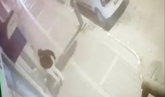 Kız arkadaşının kaldığı oteli böyle ateşe verdi
