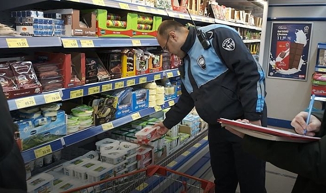 Mustafakemalpaşa'da zincir marketler mercek altına alındı