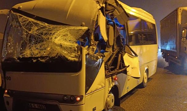 Tekirdağ'da işçi servis midibüsü ile tır çarpıştı: 12 yaralı