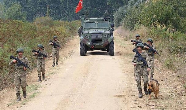 Terör örgütü üyeleri sınırda yakalandı