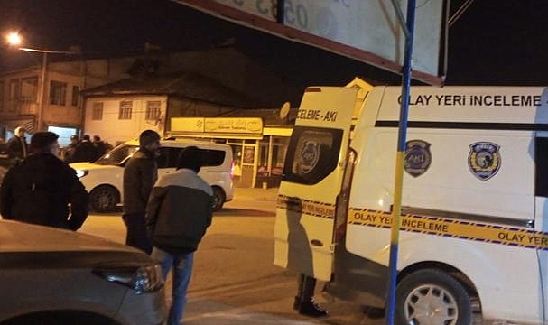 Adana'da oğlu tarafından silahla vurulan kadın hayatını kaybetti