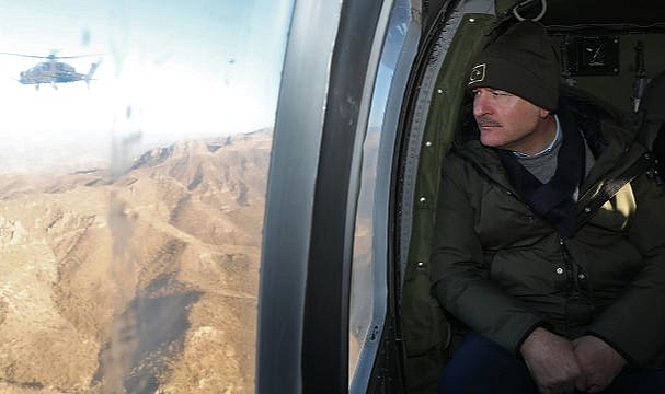 Bakan Soylu, Şırnak ve çevresindeki üs bölgelerini havadan inceledi