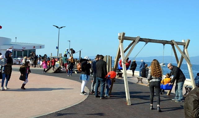 Bursalılar Mudanya sahiline akın etti