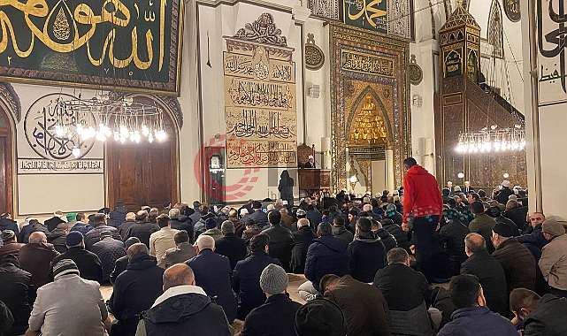 Bursalılar, Regaip Kandili'nde Ulu Cami'ye akın etti