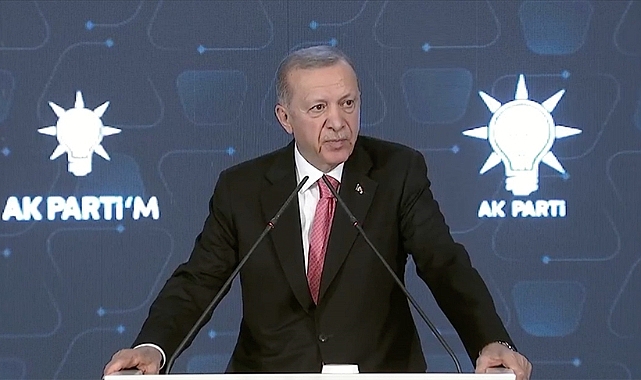 Cumhurbaşkanı Erdoğan: 25-30 yıl öncesinin teknolojisini millete yutturmaya çalışmak kibrin ve cehaletin dik alası