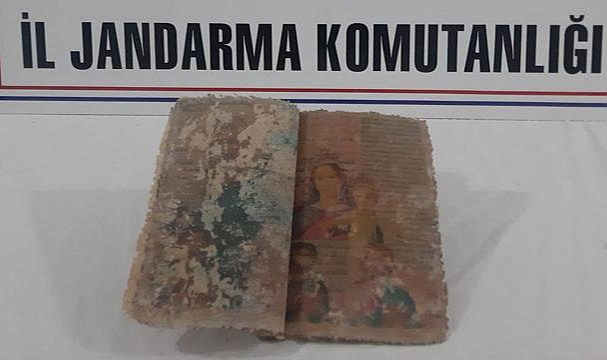 El yazması Tevrat'ı 5 milyon dolara satmak isterken yakalandı