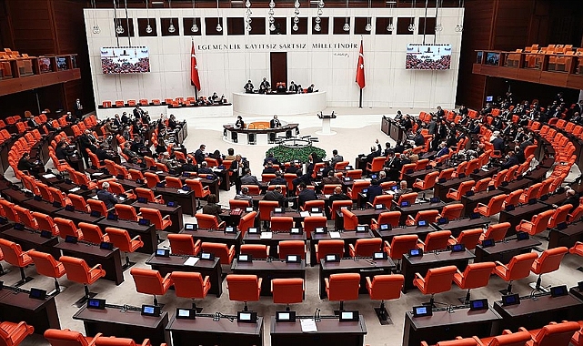 Emekli maaşının alt sınırını da içeren düzenleme TBMM'de