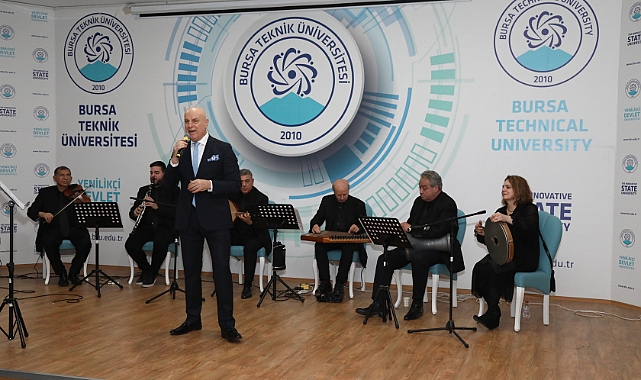 Her gencin bir şarkısı olmalı