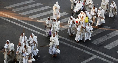 Hintli elmas varisinin kızı rahibe olmak için servetinden vazgeçti