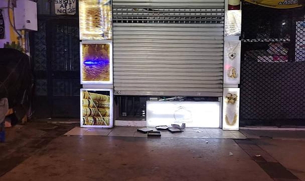 İzmir'de kuyumcudan 5 bin lira değerinde gümüş çalındı