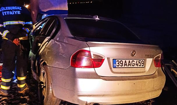 Kırklareli'nde köprü ayağına çarpan otomobildeki çift hayatını kaybetti