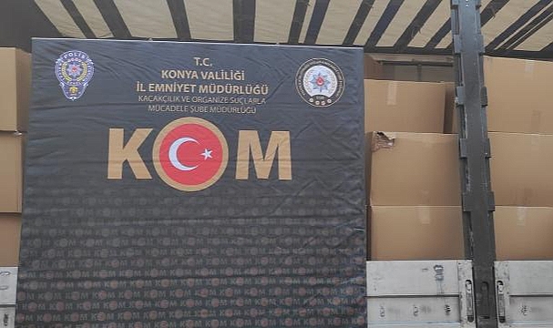 Konya'da bir tırdan 4 milyon 375 bin doldurulmuş makaron çıktı