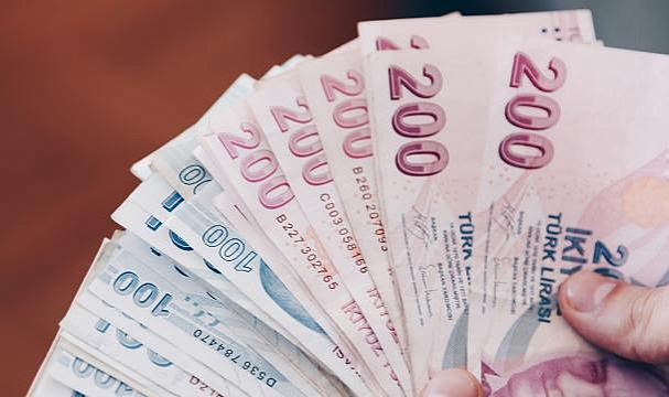 Maaş zamları yasalaştı