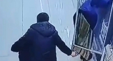 Markette kadınların etek altı fotoğraflarını çeken sapık komiser çıktı