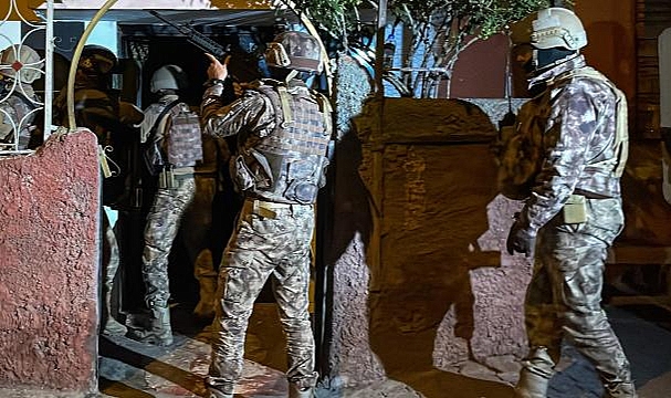 Mersin'de şafak operasyonu: 25 gözaltı kararı