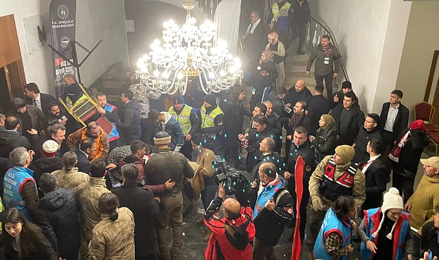 Sarıkamış Harekatı'nın 108. yılı etkinliklerinin düzenlendiği otelde tavan çöktü: 10 yaralı