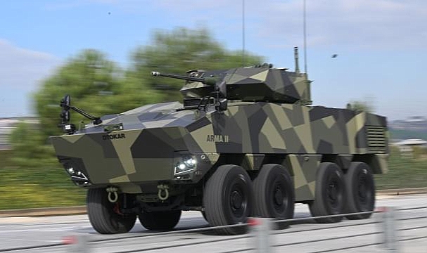 Türkiye'nin yerli motorlu ilk 8x8 zırhlı aracı: Arma II
