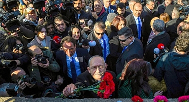 Uğur Mumcu ölümünün 30'uncu yılında mezarı başında anıldı