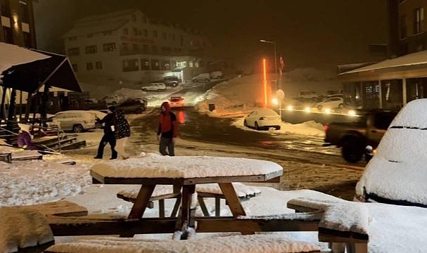 Uludağ'da kar kalınlığı 16 santimetreyi geçti