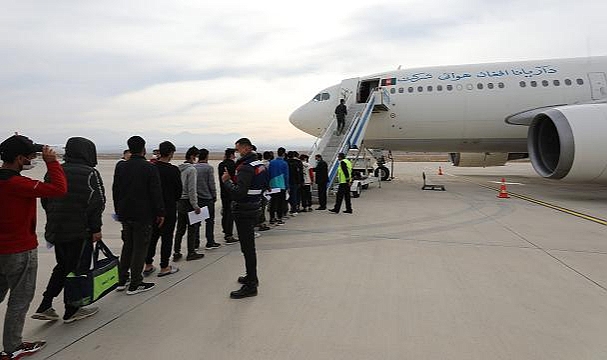 Yılbaşından bu yana 5 bin 466 düzensiz göçmen sınır dışı edildi